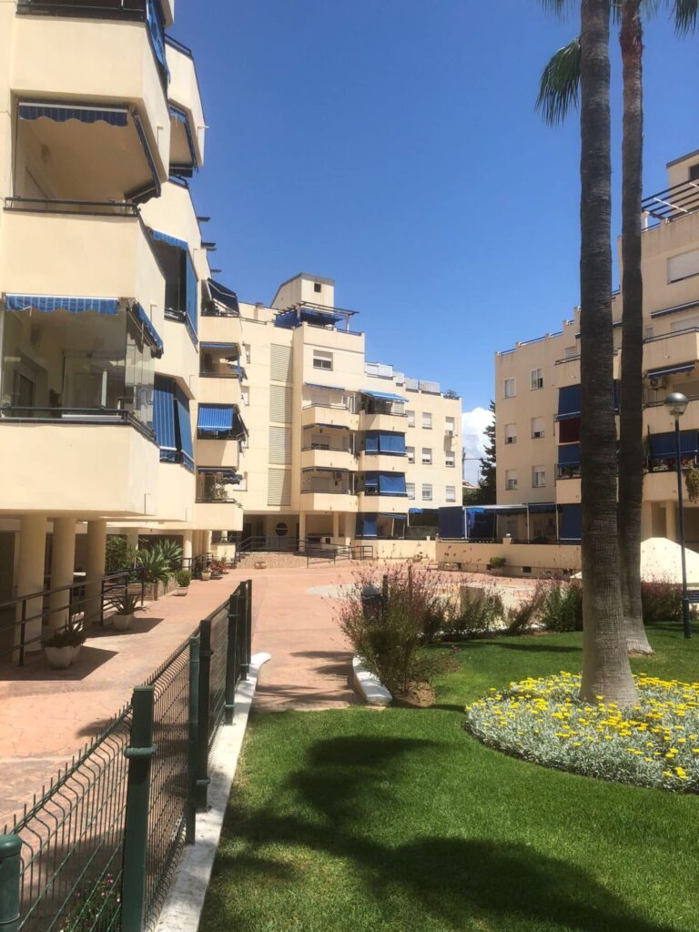 Encantador apartamento cerca de la playa y el centro de Fuengirola, ideal para vida urbana