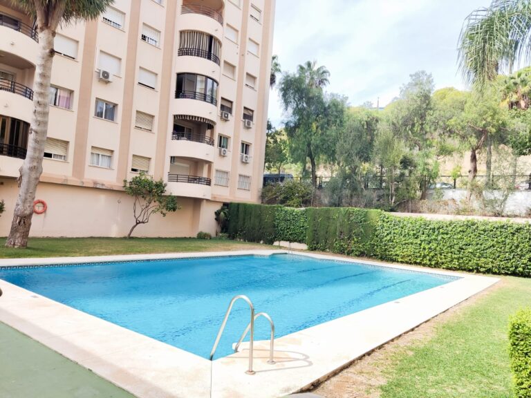 venta piso en Marbella con piscina