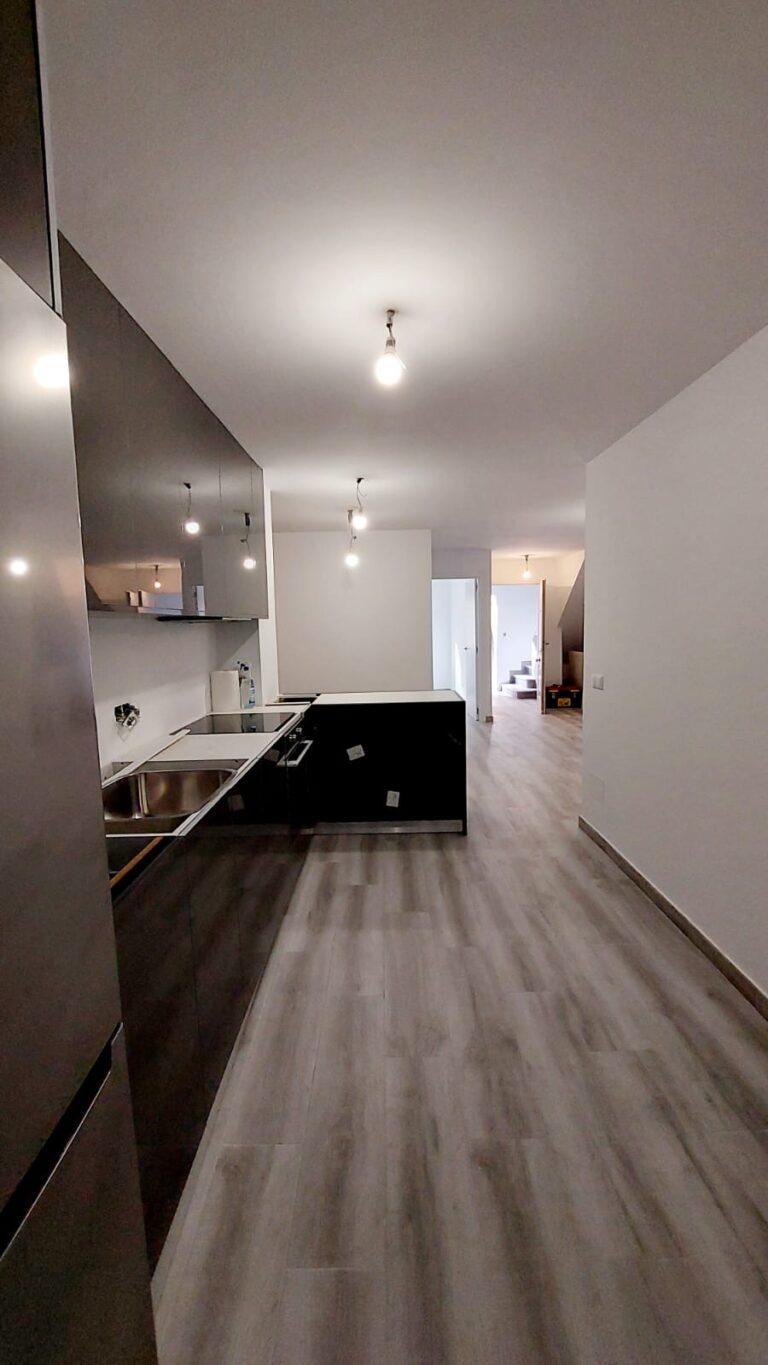 Apartamento con baño en suite y diseño moderno en Fuengirola